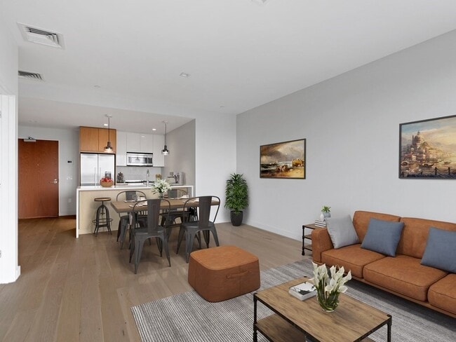 Building Photo - 375 Canal St