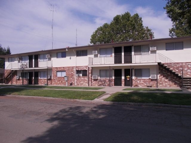 Building Photo - 228 S Walnut Ave