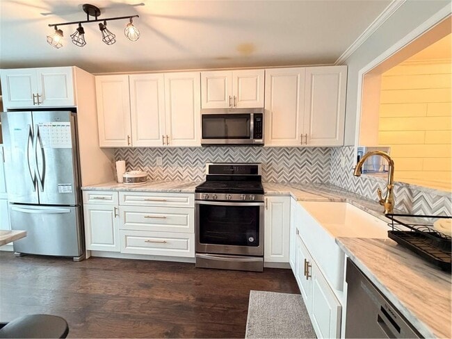 Building Photo - 1196 Weatherstone Dr NE