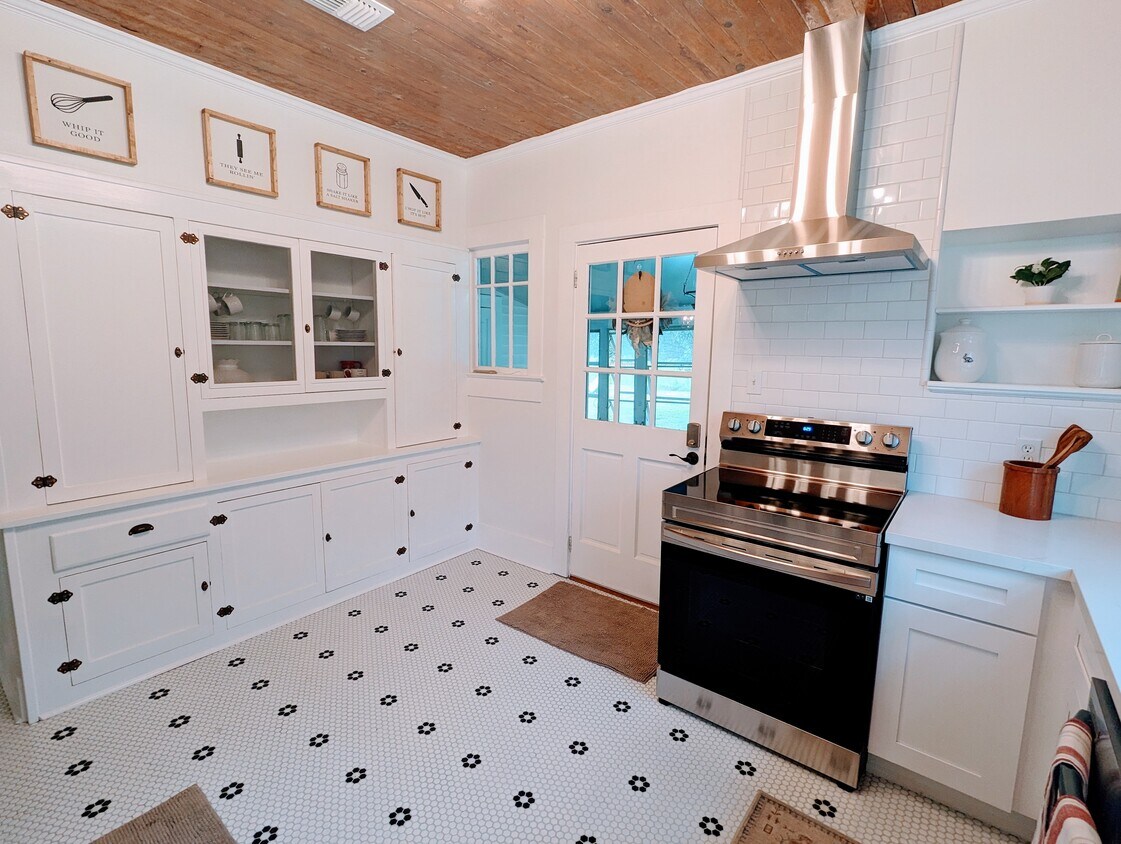 Remodeled Kitchen with new appliances - 1114 E Old Pass Rd