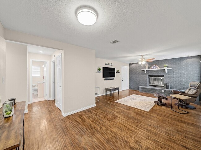 Foto del edificio - 3237 Olive Pl
