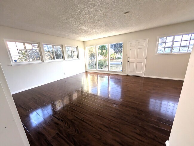Foto del edificio - 3430 W 227th St