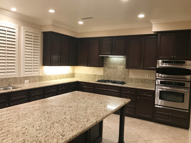 Building Photo - 9 Bluefin Ct