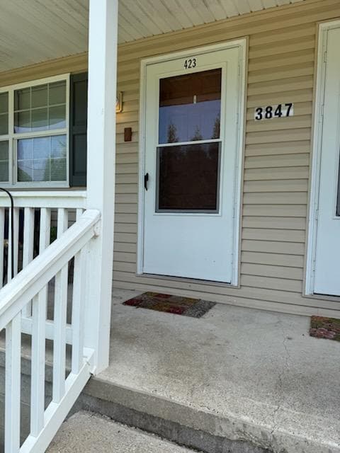 Building Photo - 423 River Park Dr