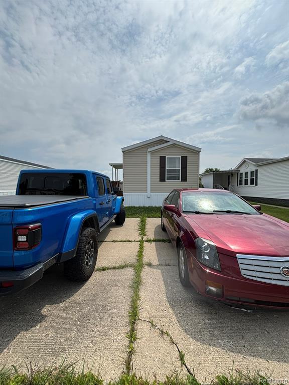 Building Photo - 220 Pheasant Ln