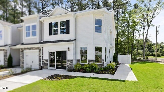 Foto del edificio - 7423 Bourbon Briar Dr