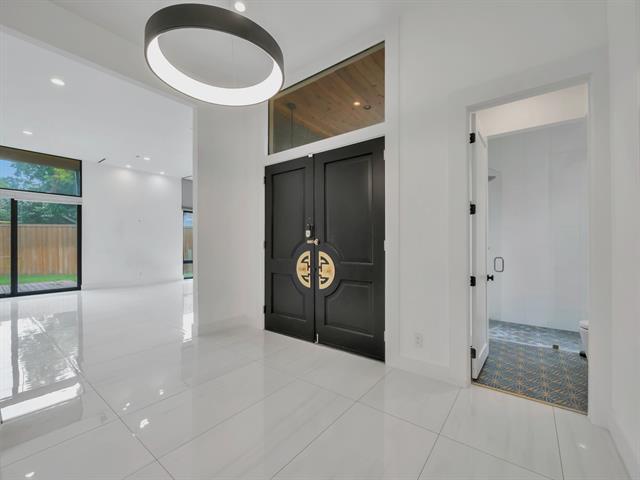 Foto del edificio - 11248 Jamestown Rd
