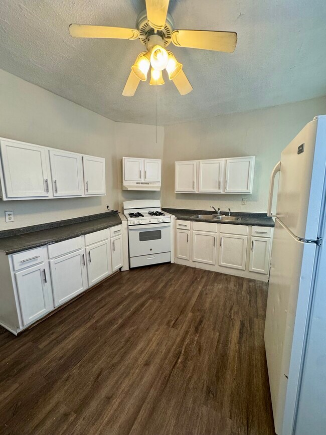 Foto del edificio - 1045 12th St