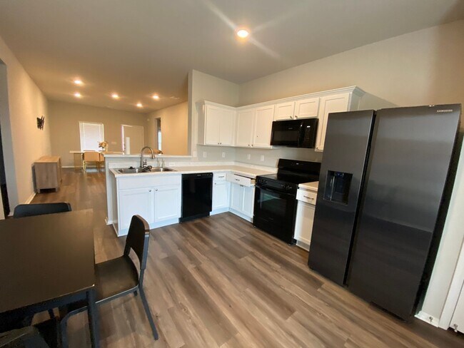 Foto del edificio - Newer 4bedroom home in Brookland School District!