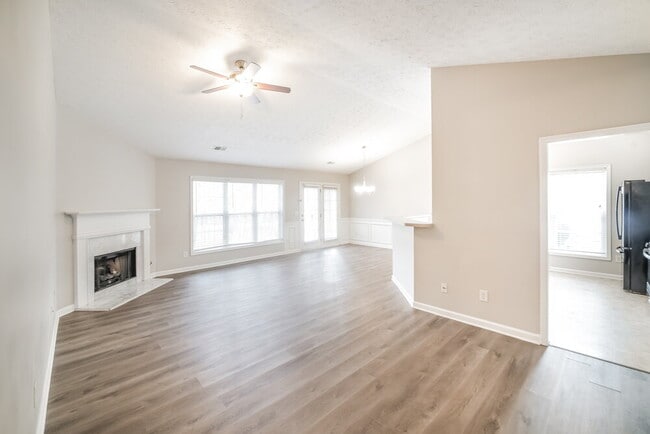 Building Photo - 109 Alessie Dr