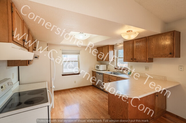 Photo - 7715 Chateau Ct House