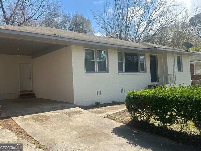 Foto del edificio - 1112 N Beddingfield Dr