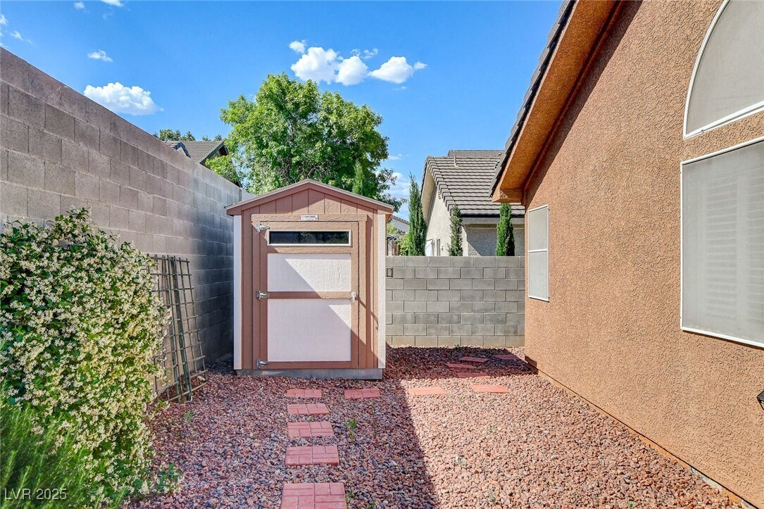 Foto principal - 7533 Wandering St
