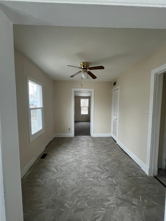 Building Photo - 579 N 30th St