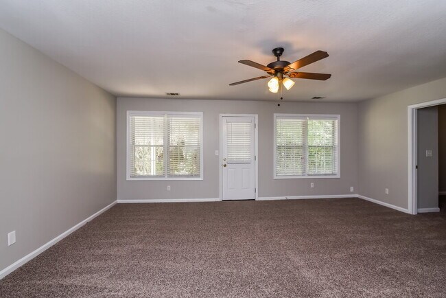 Building Photo - 579 Northfield Ct