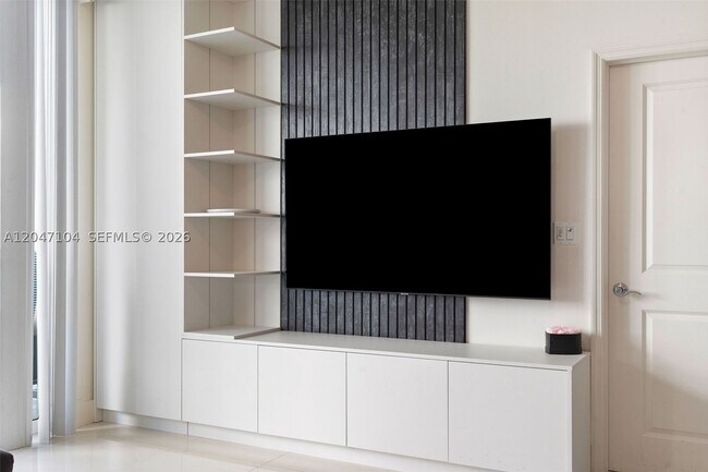 Foto del edificio - 7900 Harbor Island Dr