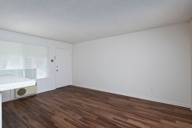 Interior Photo - San Remo Court