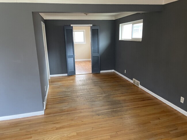 Foto del edificio - 22190 Cloverlawn St