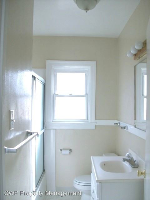 Building Photo - 1373 Russell Way
