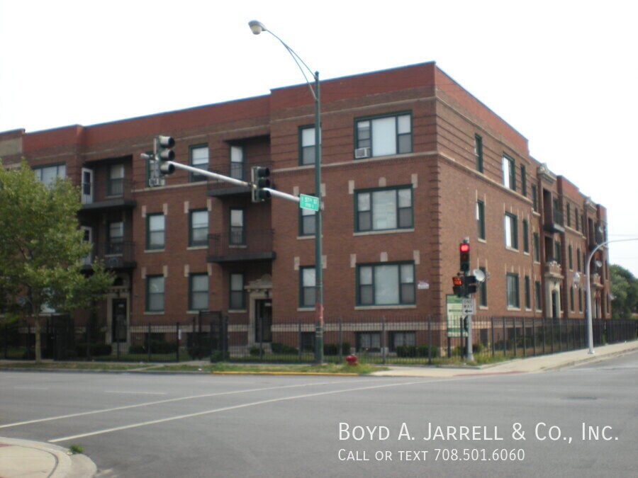 Foto principal - 5659 S Indiana Ave