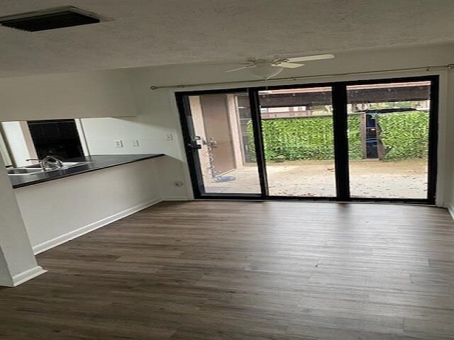 Foto del edificio - 513 Westwood Dr