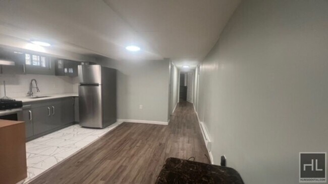 Building Photo - 2 LARGE BEDROOM FOR RENT ( THIS IS A BASME...