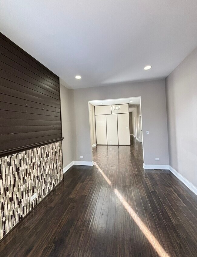 Foto del edificio - 3843 W Fillmore St
