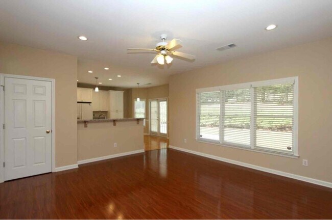 Building Photo - 4310 Canterbury Walk Dr