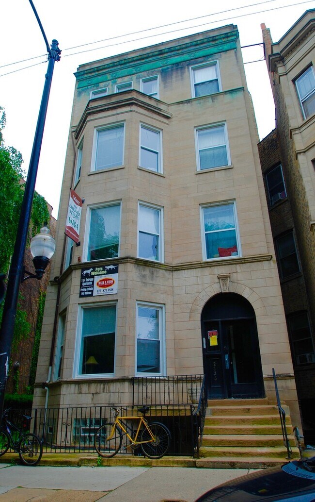 Building Photo - 2126 N Sheffield Ave