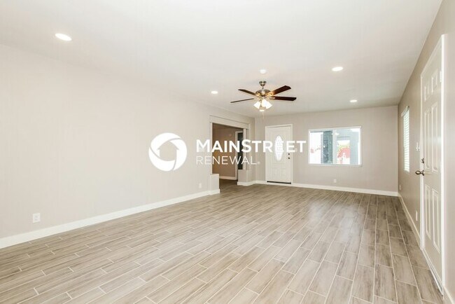 Building Photo - 5 Bedroom Pet-Friendly Home in Glendale, A...
