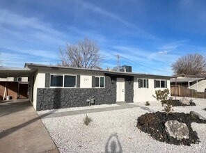 Building Photo - 221 E 700 S
