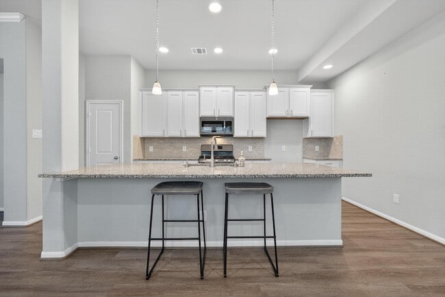 Foto del edificio - 31218 Pinebrook Falls Ln