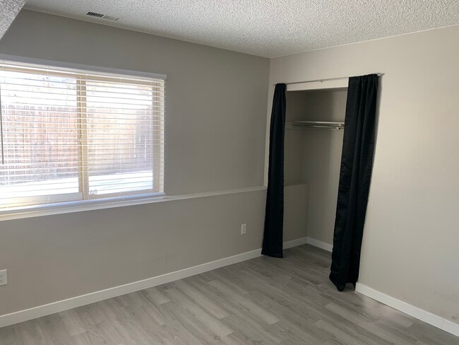 Building Photo - 1435 Manitou Blvd