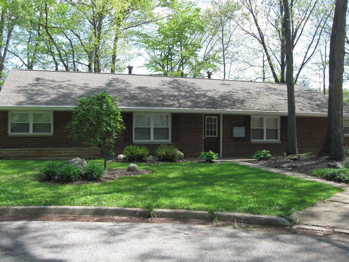 1393 Forest Glen Dr Unit 1, Cuyahoga Falls, OH 44221 1393 Forest Glen
