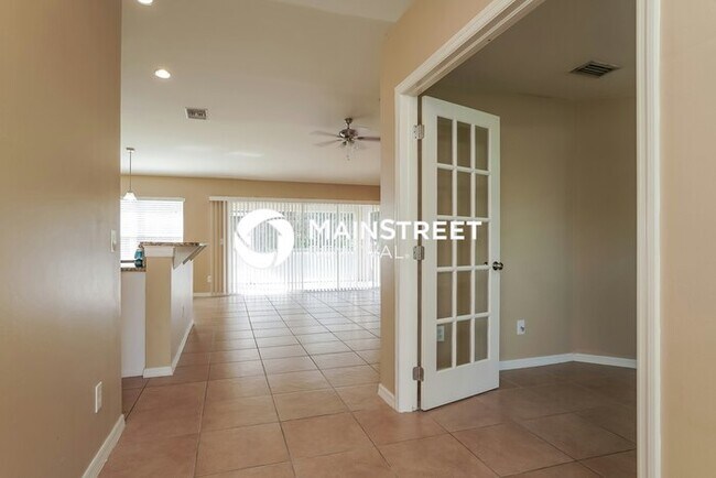 Foto del edificio - 3 Bedroom Pet-Friendly Home in Lehigh Acres, FL with Main Street Renewal