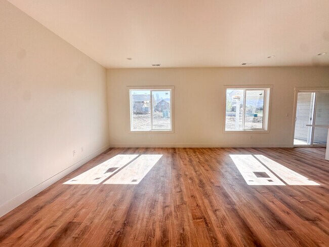 Building Photo - 655 Booshway St
