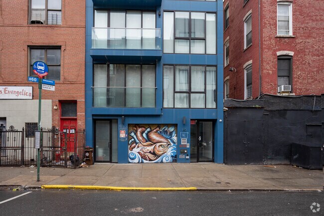 Building Photo - 143 Meserole St