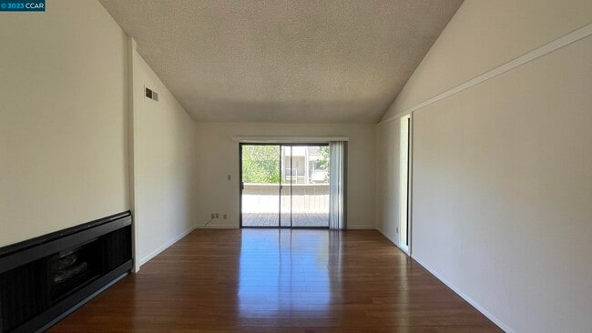 Building Photo - 2650 Jones Rd