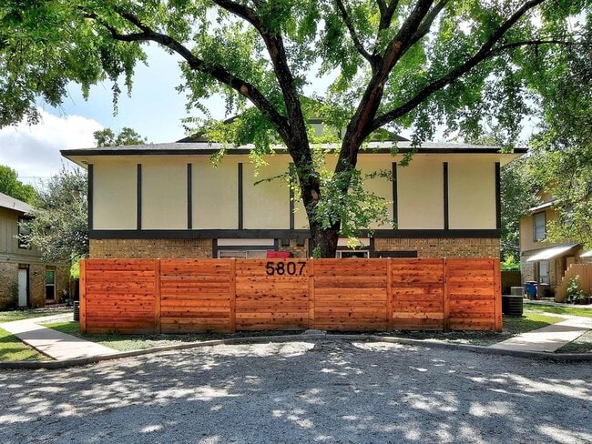 Building Photo - 5807 Cougar Dr