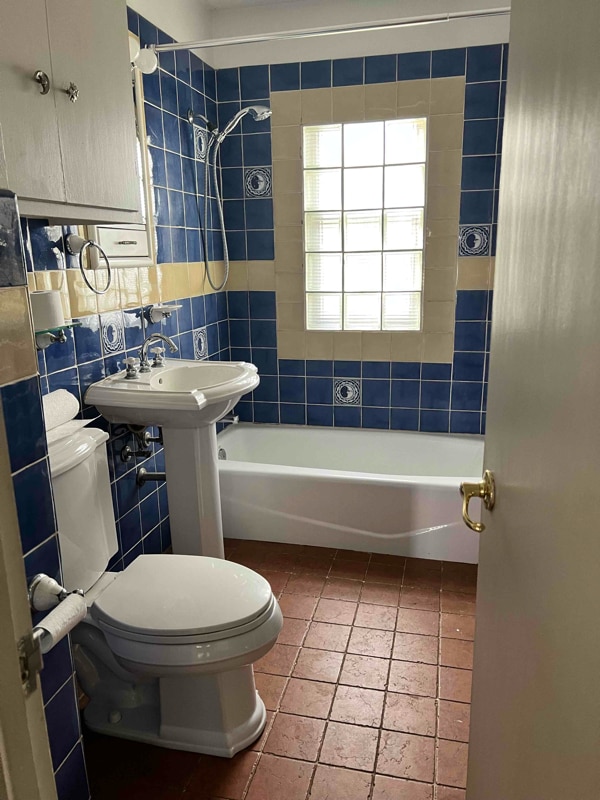 Building Photo - 2116 S 49th Ave