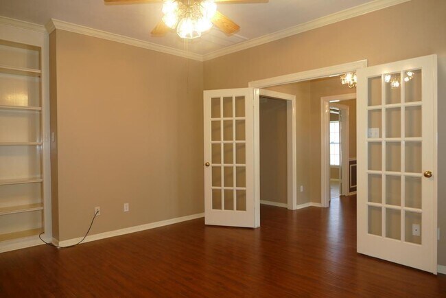 Foto del edificio - 16714 Rustic Colony Dr