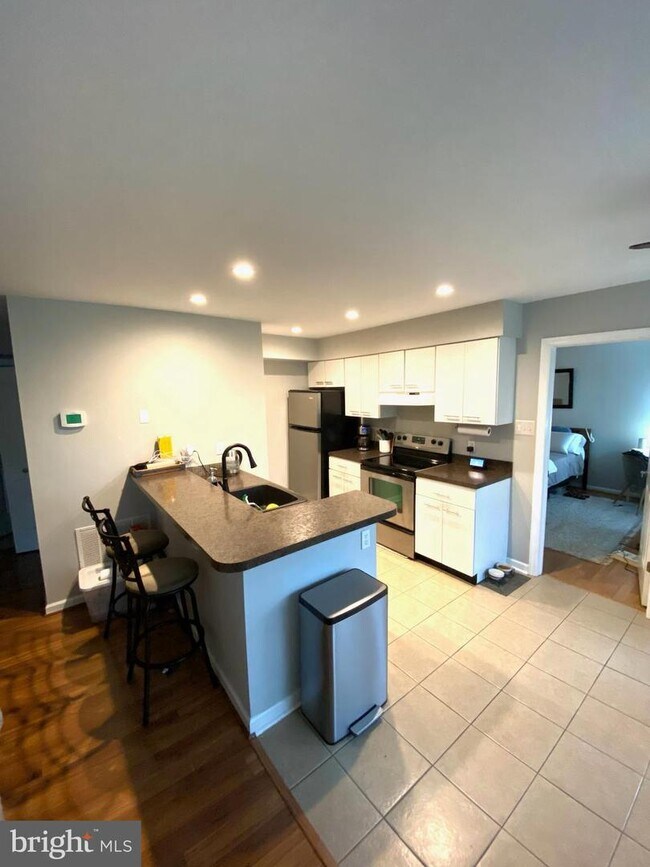 Building Photo - 507 Foxmeadow Dr