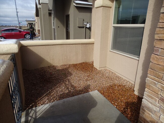 Foto del edificio - ELEGANT EASTSIDE PROPERTY IN ONE EL PASO'S...