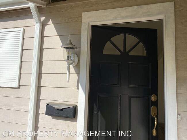 Building Photo - 4 br, 2 bath House - 925 Maclay Drive