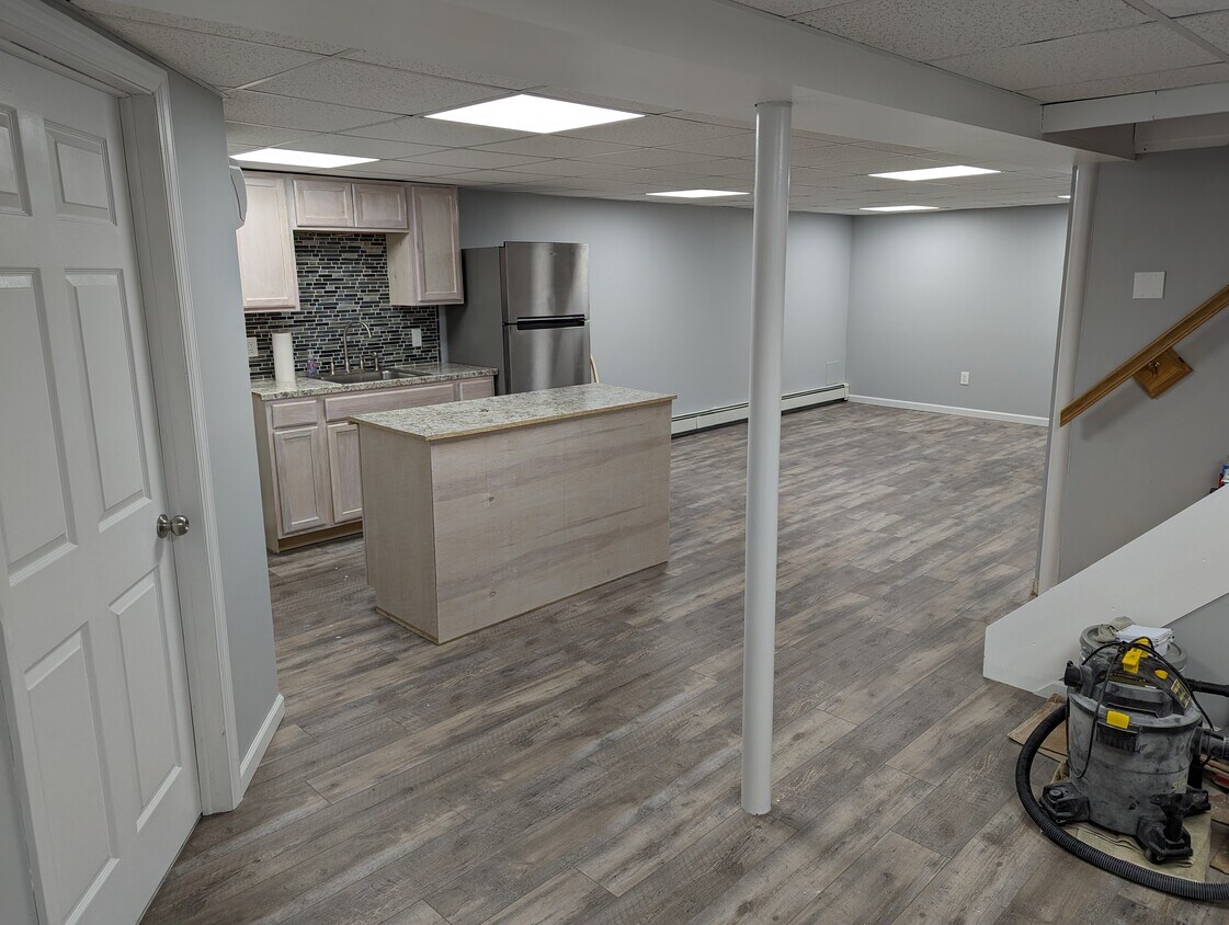 68 Woodlawn Rd Unit Apartment, Rocky Point, NY 11778 Apartments in