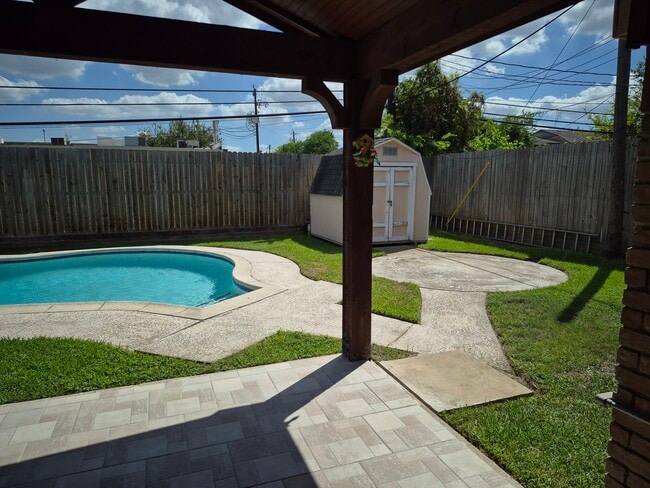 Building Photo - 3307 Rockyridge Dr