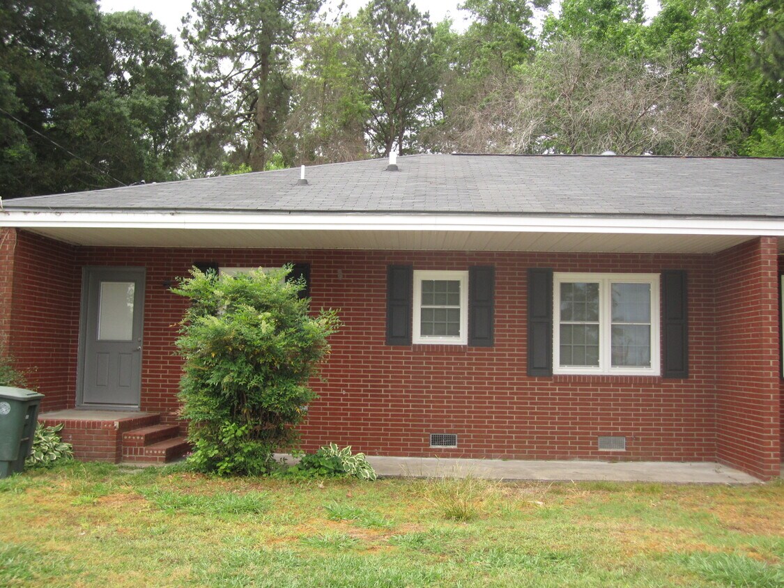 Primary Photo - 3928 E Ash St