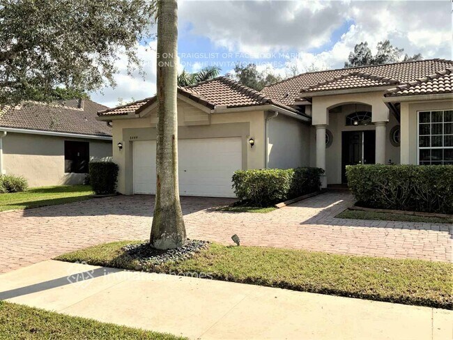 Foto del edificio - 8444 S Lake Forest Dr