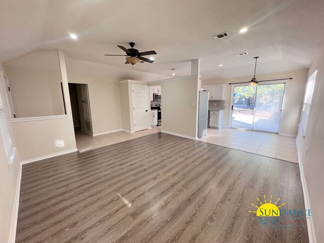 Building Photo - Renovated 3-Bedroom Home in Niceville – Pe...