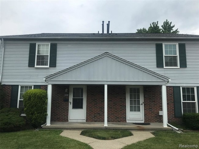 Building Photo - 24030 Meadowbridge Dr